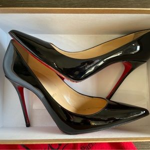 Authentic CHRISTIAN LOUBOUTIN Décolleté 554 100 patent-leather pumps